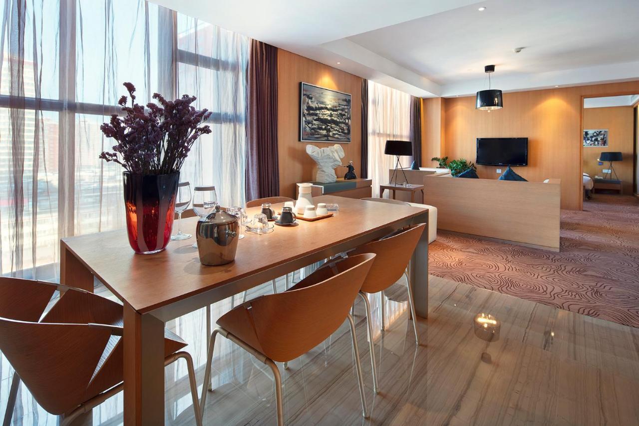 Christian'S Hotel Luoyang ลั่วหยาง ภายนอก รูปภาพ
