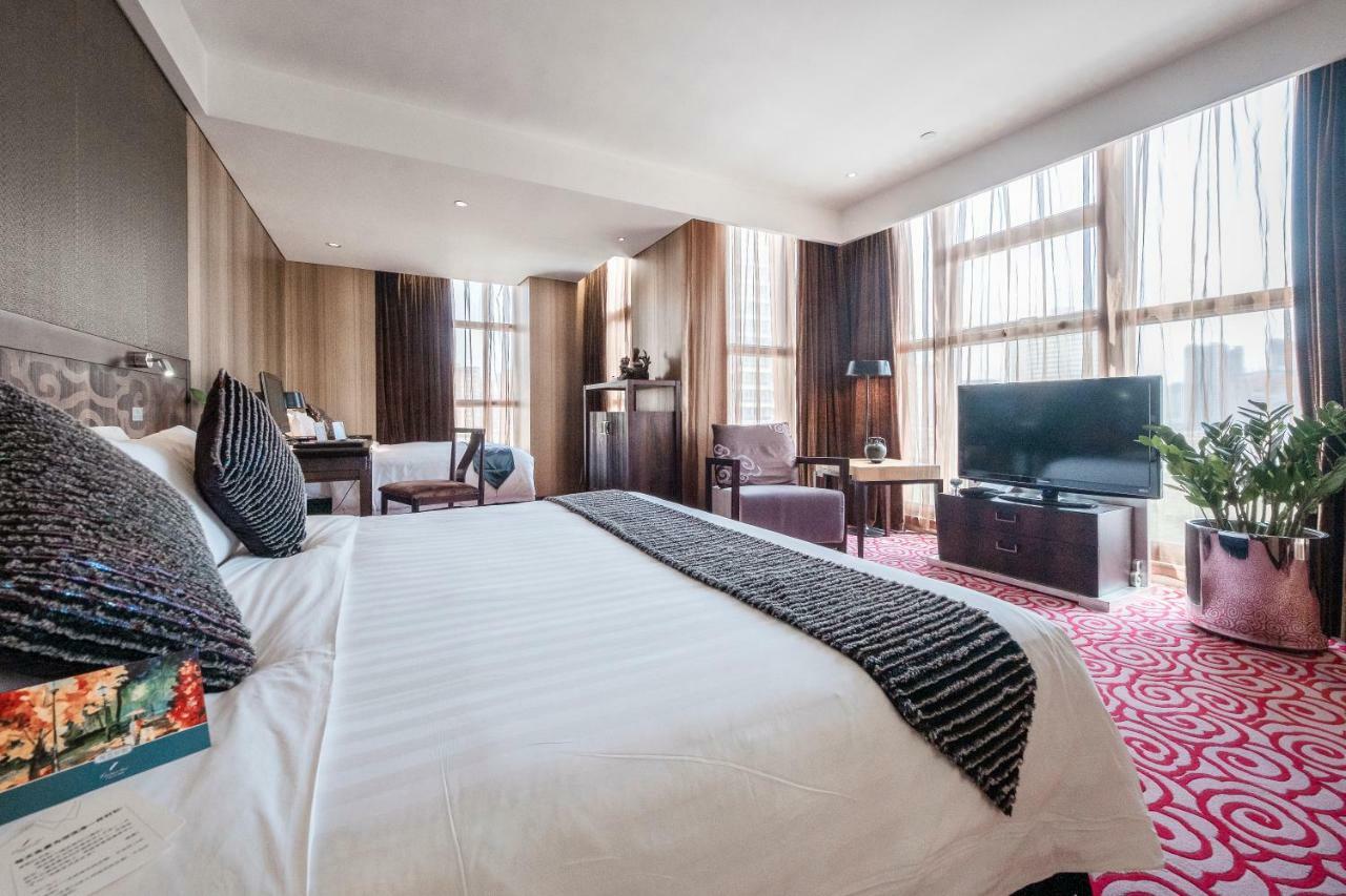 Christian'S Hotel Luoyang ลั่วหยาง ภายนอก รูปภาพ