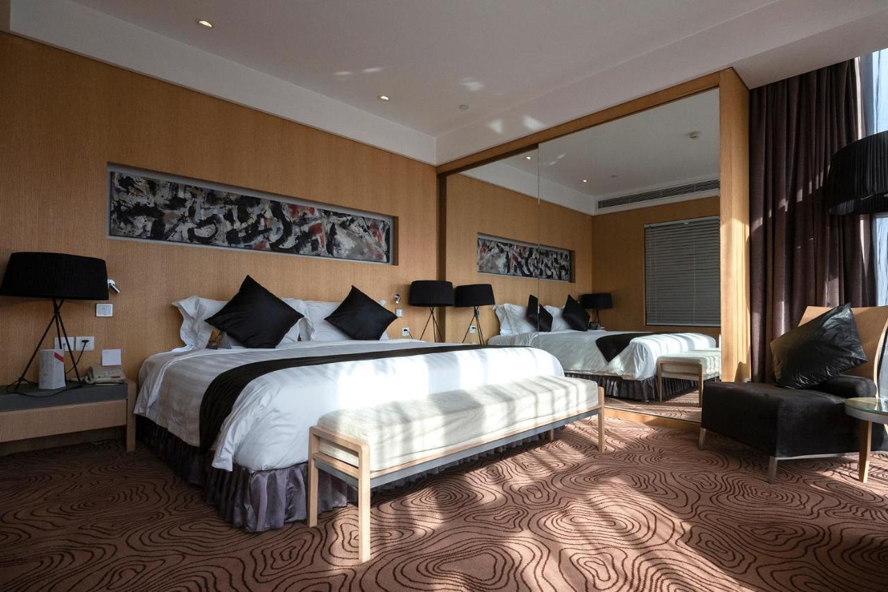 Christian'S Hotel Luoyang ลั่วหยาง ภายนอก รูปภาพ